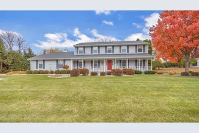 909  Country Club Ln, Fond du Lac, WI 54935 - Photo 3