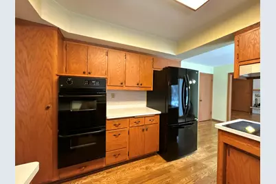 1100 W Duchess Ct, Bayside, WI 53217 - Photo 17