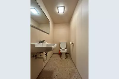 1100 W Duchess Ct, Bayside, WI 53217 - Photo 33