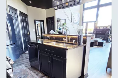 1515 N Van Buren St #510, Milwaukee, WI 53202 - Photo 15