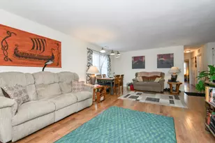 323 Riverview Dr, Delafield, WI 53018 - Photo 7