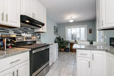 323  Riverview Dr #4, Delafield, WI 53018 - Photo 15