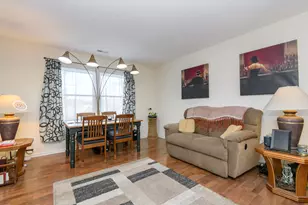 323 Riverview Dr, Delafield, WI 53018 - Photo 11