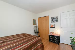 323 Riverview Dr, Delafield, WI 53018 - Photo 23