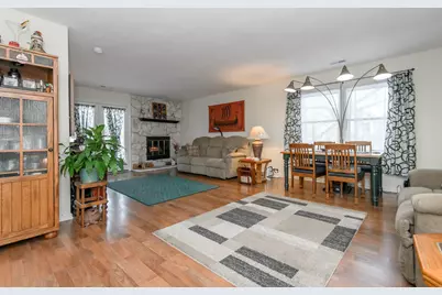 323  Riverview Dr #4, Delafield, WI 53018 - Photo 11