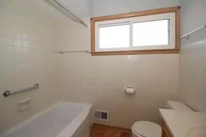 3214 S 72nd St, Milwaukee, WI 53219 - Photo 13