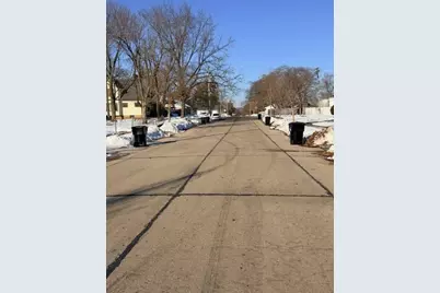 2405  Russet St, Racine, WI 53405 - Photo 7