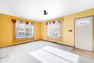 4654 S 48th St, Greenfield, WI 53220 - Photo 3