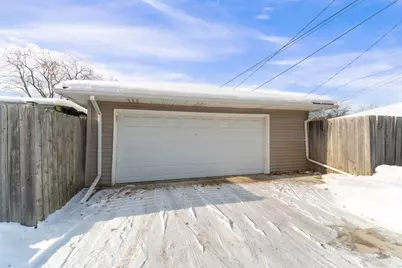 4654 S 48th St, Greenfield, WI 53220 - Photo 19