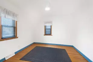 4654 S 48th St, Greenfield, WI 53220 - Photo 9