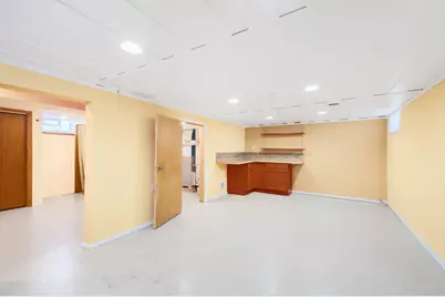 4654 S 48th St, Greenfield, WI 53220 - Photo 13