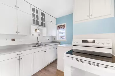 4654 S 48th St, Greenfield, WI 53220 - Photo 7