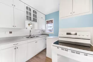 4654 S 48th St, Greenfield, WI 53220 - Photo 7