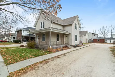 208 W Chestnut St, Burlington, WI 53105 - Photo 1