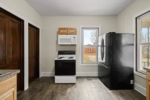 208 W Chestnut St, Burlington, WI 53105 - Photo 13