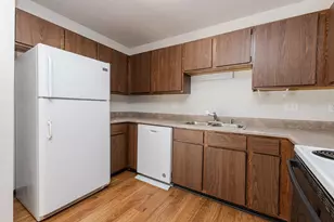 723 Princeton Ct, Hartland, WI 53029 - Photo 13