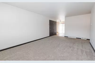 723  Princeton Ct, Hartland, WI 53029 - Photo 7