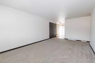 723 Princeton Ct, Hartland, WI 53029 - Photo 7