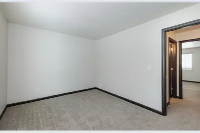 723  Princeton Ct, Hartland, WI 53029 - Photo 23