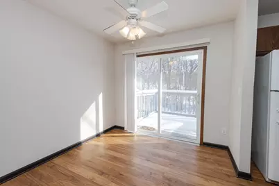 723  Princeton Ct, Hartland, WI 53029 - Photo 9