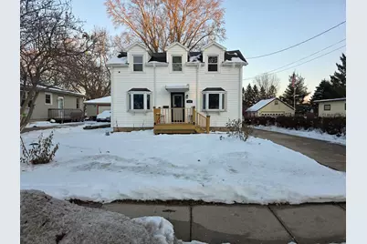 814 N Main St, Hartford, WI 53027 - Photo 1