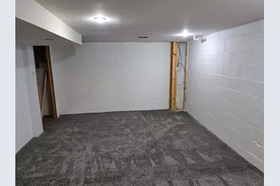 814 N Main St, Hartford, WI 53027 - Photo 17