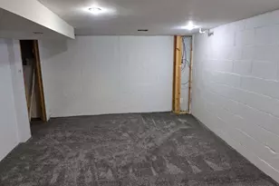 814 N Main St, Hartford, WI 53027 - Photo 17