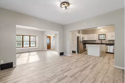 3808 W Silver Spring Dr, Milwaukee, WI 53209 - Photo 11