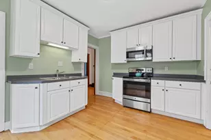 3374 N Cramer St, Milwaukee, WI 53211 - Photo 9