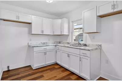 1110 S 85th St, West Allis, WI 53214 - Photo 11