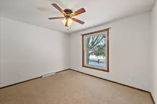 215 Lilac Ln, Belgium, WI 53004 - Photo 21