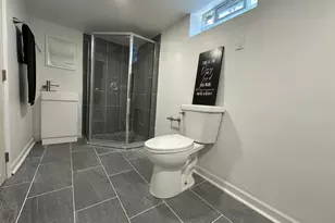 8621 W Lisbon Ave, Milwaukee, WI 53222 - Photo 17