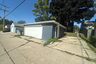 8621 W Lisbon Ave, Milwaukee, WI 53222 - Photo 11