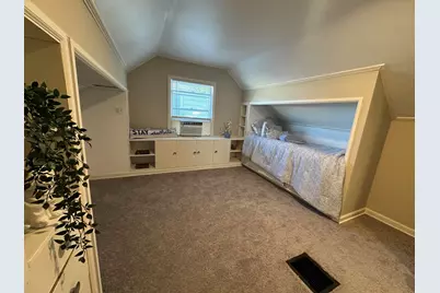 8621 W Lisbon Ave, Milwaukee, WI 53222 - Photo 13