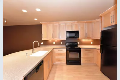 1600 W Green Tree Rd #A 101, Glendale, WI 53209 - Photo 7