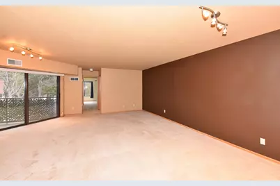 1600 W Green Tree Rd #A 101, Glendale, WI 53209 - Photo 9