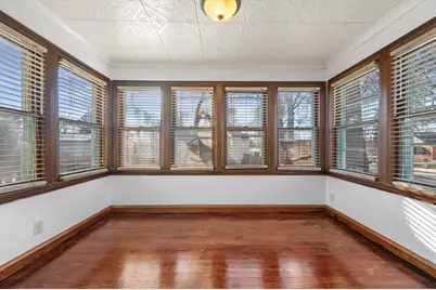 6218 N 105th St, Milwaukee, WI 53225 - Photo 9