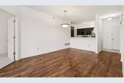 6995 S Riverwood Blvd #A05, Franklin, WI 53132 - Photo 7