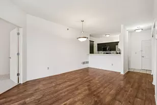 6995 S Riverwood Blvd, Franklin, WI 53132 - Photo 7