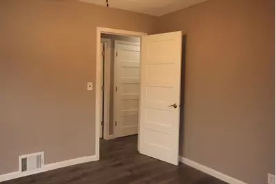 3749 S 48th St, Milwaukee, WI 53220 - Photo 9