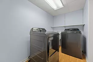 9056 W Elm Ct, Franklin, WI 53132 - Photo 29