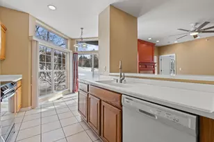 9056 W Elm Ct, Franklin, WI 53132 - Photo 5