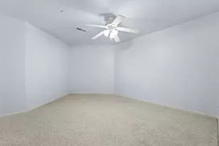 9056 W Elm Ct, Franklin, WI 53132 - Photo 27