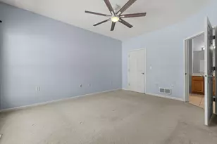 9056 W Elm Ct, Franklin, WI 53132 - Photo 17