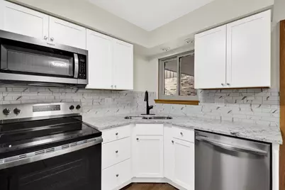 9851 W Beloit Rd, Milwaukee, WI 53227 - Photo 15