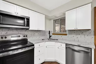 9851 W Beloit Rd, Milwaukee, WI 53227 - Photo 15