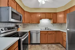 10320 W Whitnall Edge Circle, Franklin, WI 53132 - Photo 11