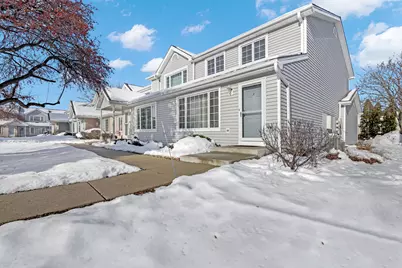 10320 W Whitnall Edge Cir #A, Franklin, WI 53132 - Photo 3