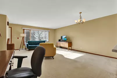 10320 W Whitnall Edge Cir #A, Franklin, WI 53132 - Photo 9