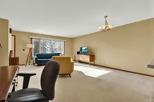 10320 W Whitnall Edge Circle, Franklin, WI 53132 - Photo 9